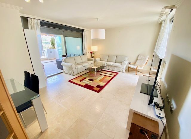 Spacious apartment between Marbella and Estepona