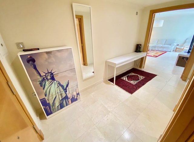 Spacious apartment between Marbella and Estepona