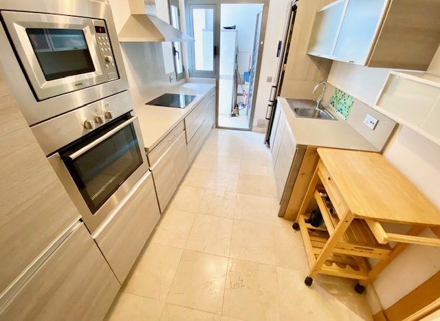Spacious apartment between Marbella and Estepona