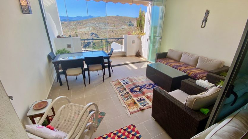 Spacious apartment between Marbella and Estepona