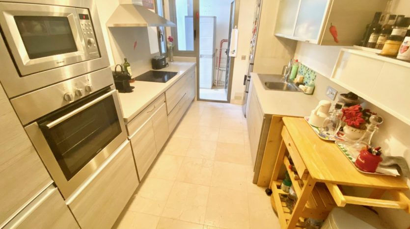 Spacious apartment between Marbella and Estepona