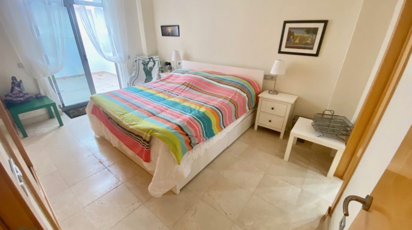 Spacious apartment between Marbella and Estepona