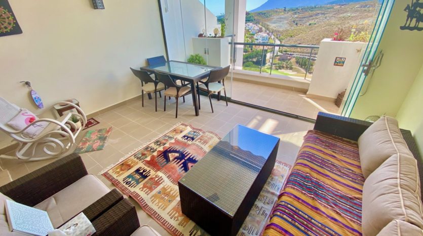 Spacious apartment between Marbella and Estepona