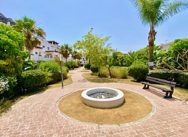 Great garden apartment with sea and Gibraltar views!