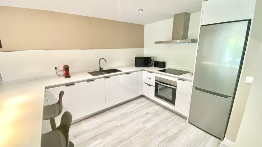 Renovated apartment within walking distance of Benahavís village!