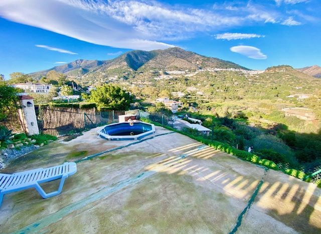 Detached villa in a gorgeous setting