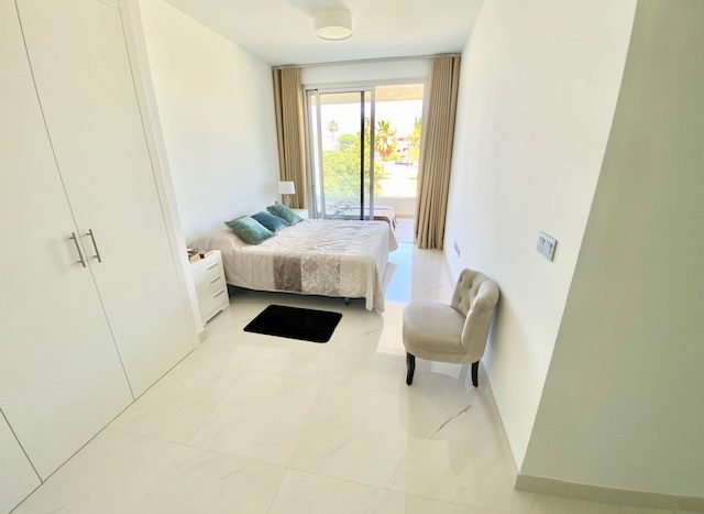 Immaculate unit in a superb location